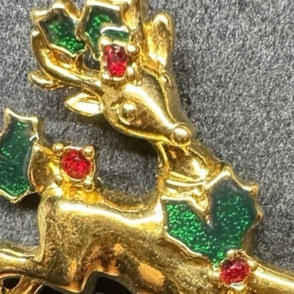 Vintage Gold Tone Reindeer Brooch Red Rhinestone Green Enamel Christmas Avon Pin - Picture 9 of 9